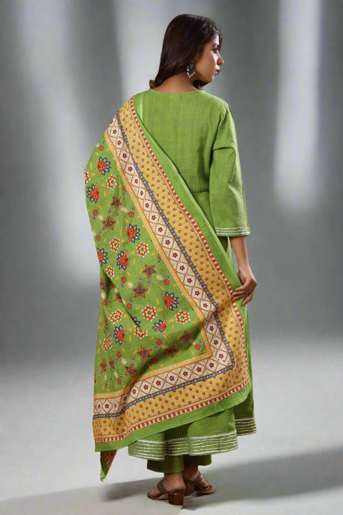 Emerald_Elegance_A_Stylish_Green_Suit_Set_for_the_Fashion_Forward_pack_of_3_-_Kaajh_-_tag4_-1721470