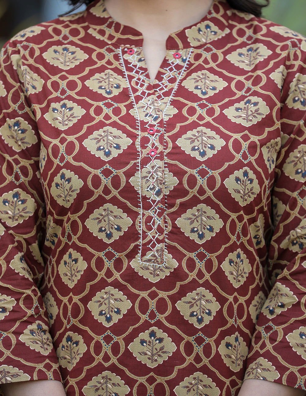 Maroon_Printed_Cotton_Kurta_Pant_Set_With_Dupatta_pack_of_3_-_Kaajh_-_tag4_-1723792