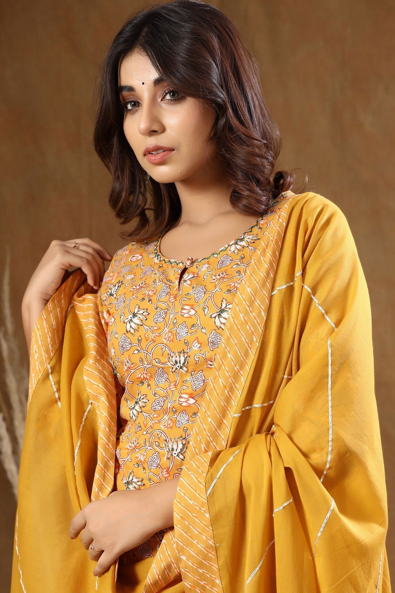 Mustard_Floral_Print_Suit_Set_pack_of_3_-_Kaajh_-_tag4_-1724053