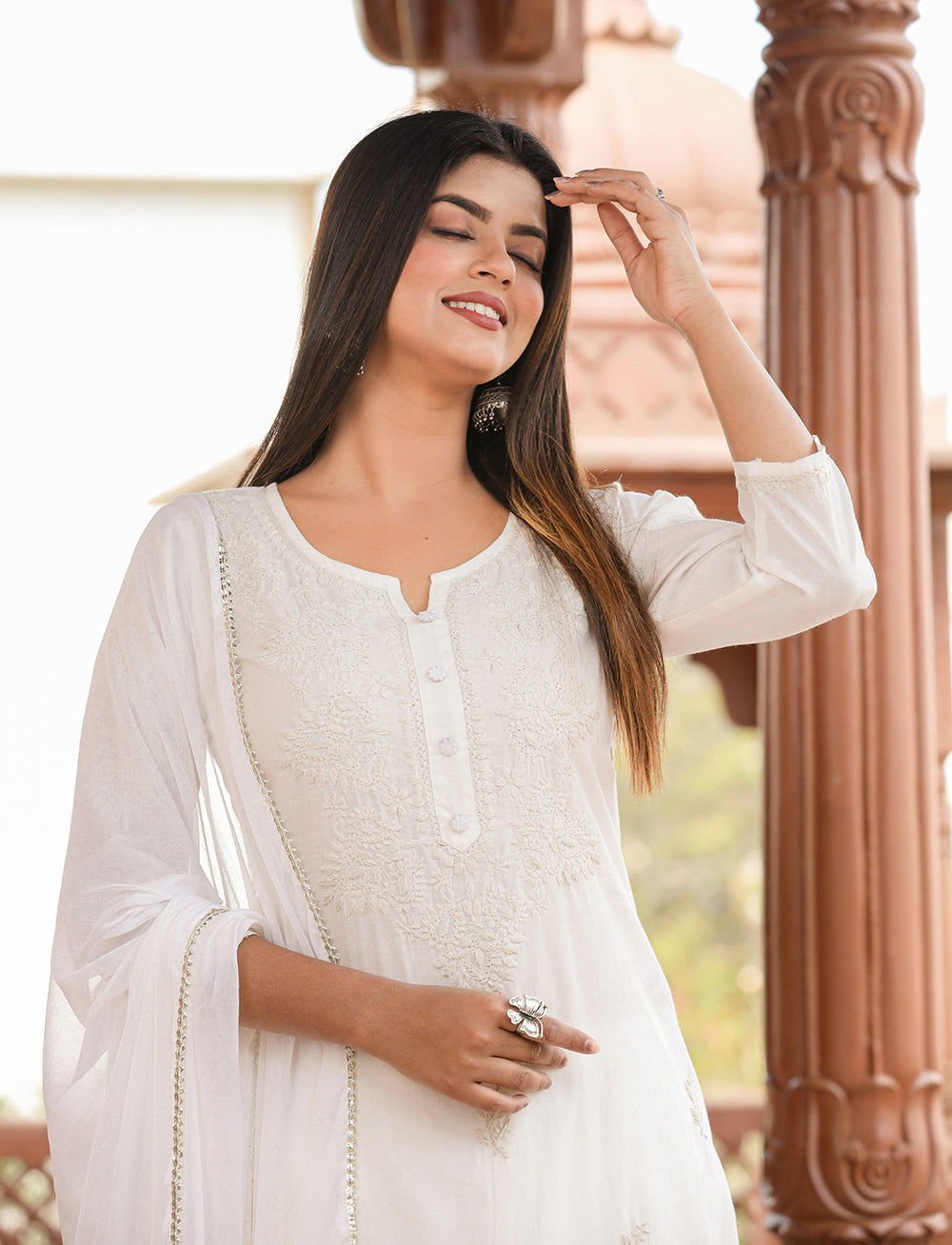 Off_White_Lucknow_Chikankari_Cotton_Kurta_Set_With_Dupatta_set_of_3_-_Kaajh_-_tag4_-1724698