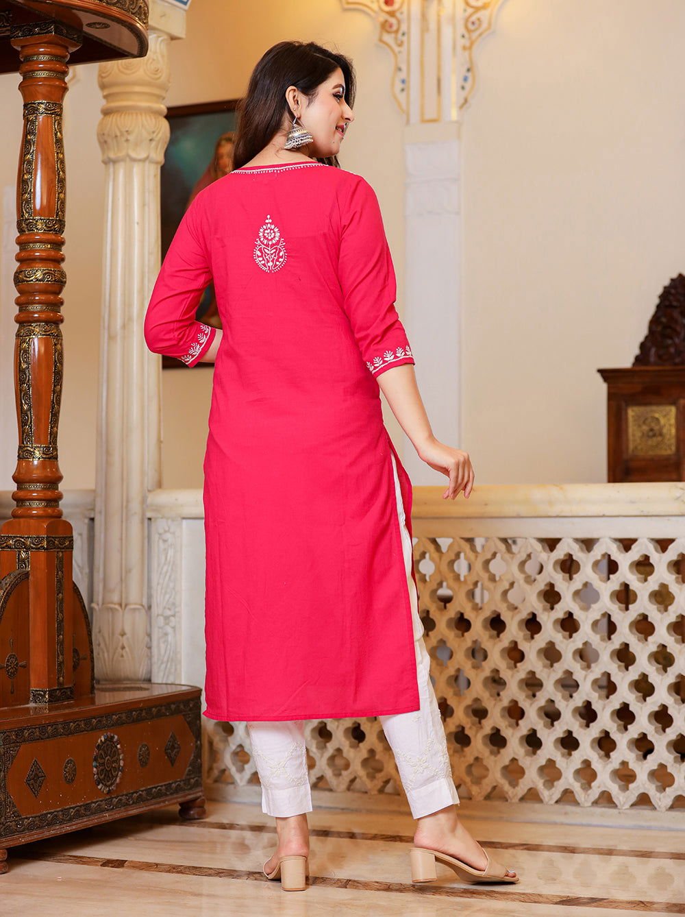 Pink_Hand_Embroidered_Lucknow_Chikankari_Kurta_Set_With_Dupatta_set_of_3_-_Kaajh_-_tag4_-1726284
