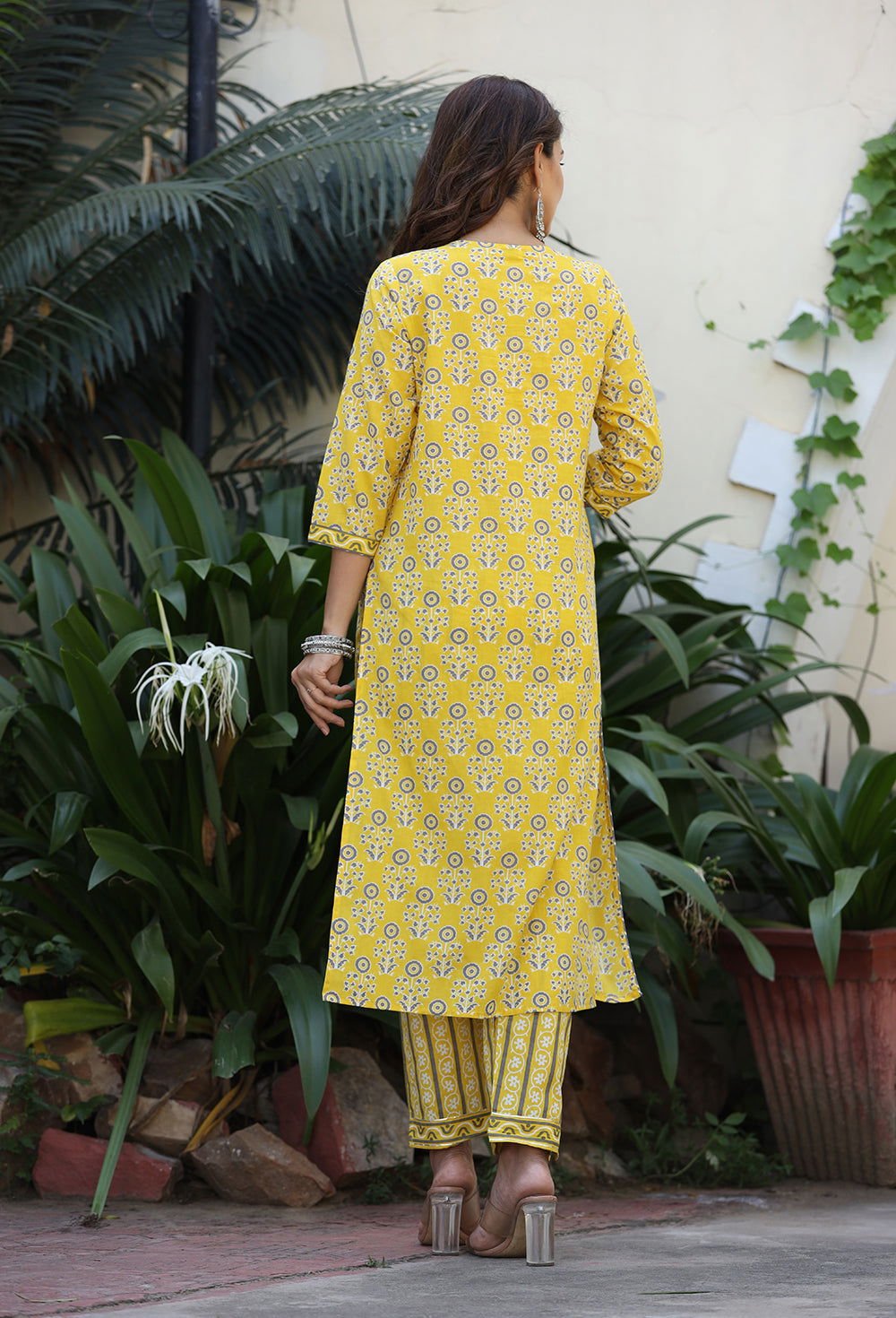 Yellow_Embroidered_Cotton_Kurta_Pant_Set_With_Dupatta_pack_of_3_-_Kaajh_-_tag4_-1731747