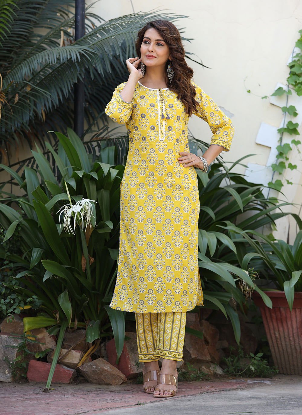 Yellow_Embroidered_Cotton_Kurta_Pant_Set_With_Dupatta_pack_of_3_-_Kaajh_-_tag4_-1731759