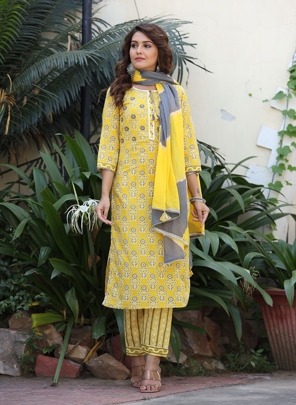 Yellow_Embroidered_Cotton_Kurta_Pant_Set_With_Dupatta_pack_of_3_-_Kaajh_-_tag4_-1731764