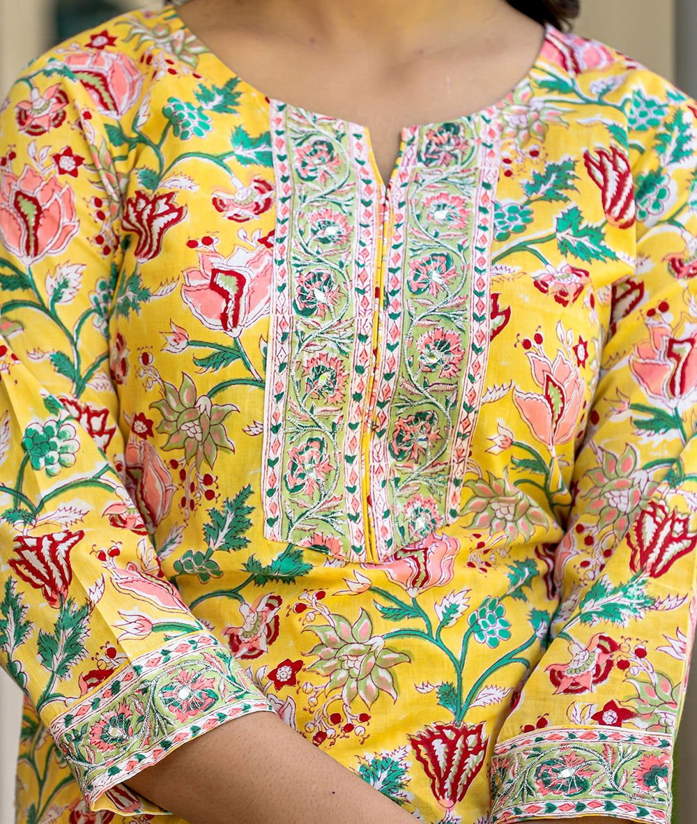 Yellow_Floral_Printed_Cotton_Suit_Set_pack_of_3_-_Kaajh_-_tag4_-1732170